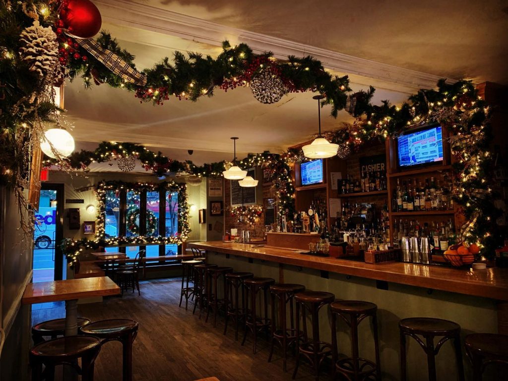 christmas themed sutton bar room at 1074 1st Ave, midtown east, new york city