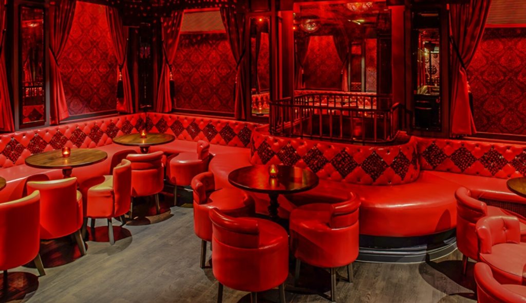 nye ideas for themed parties red room 1