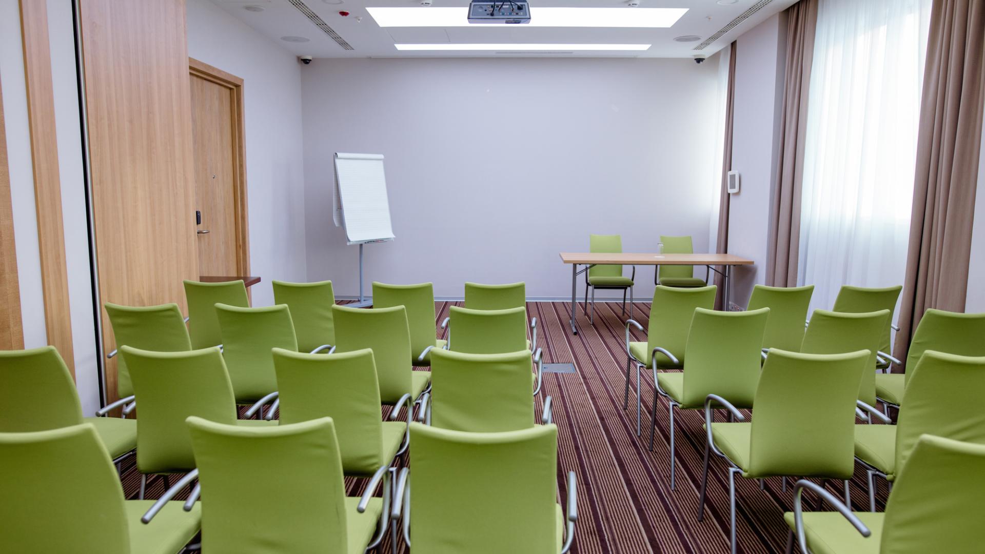 Small Conference Rooms for Rent in Chicago, IL