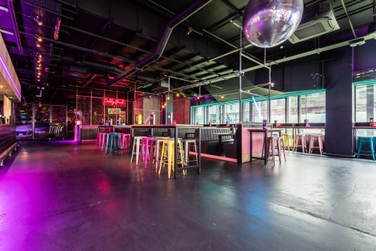 Junkyard Golf Club - Event Venue Hire - London - Tagvenue.com