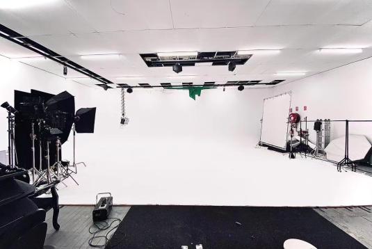 The 16 Best Photo Studios For Hire In Sydney | Tagvenue