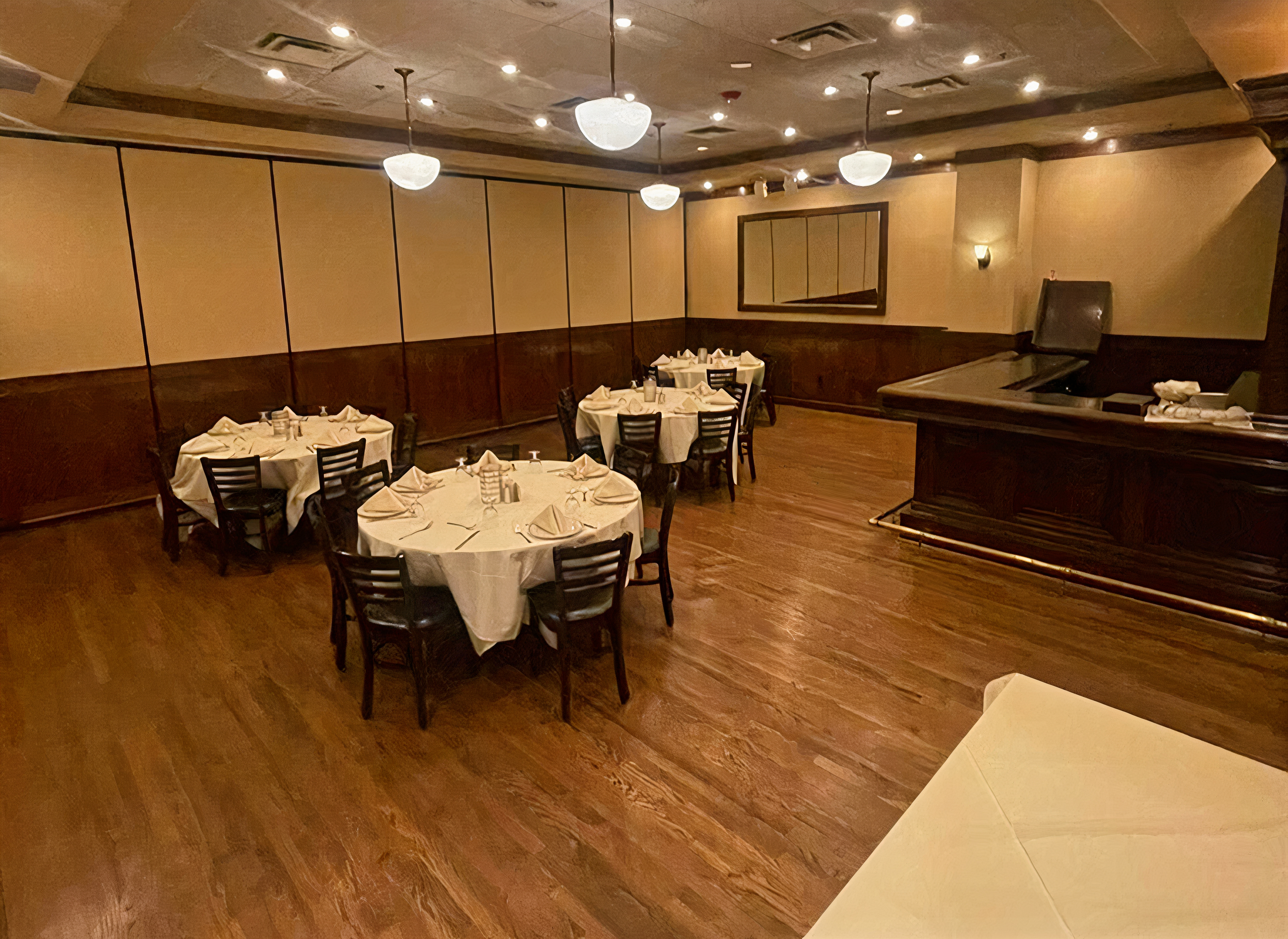 Abruzzi Room - Maggiano's Little Italy Chevy Chase - Event Venue