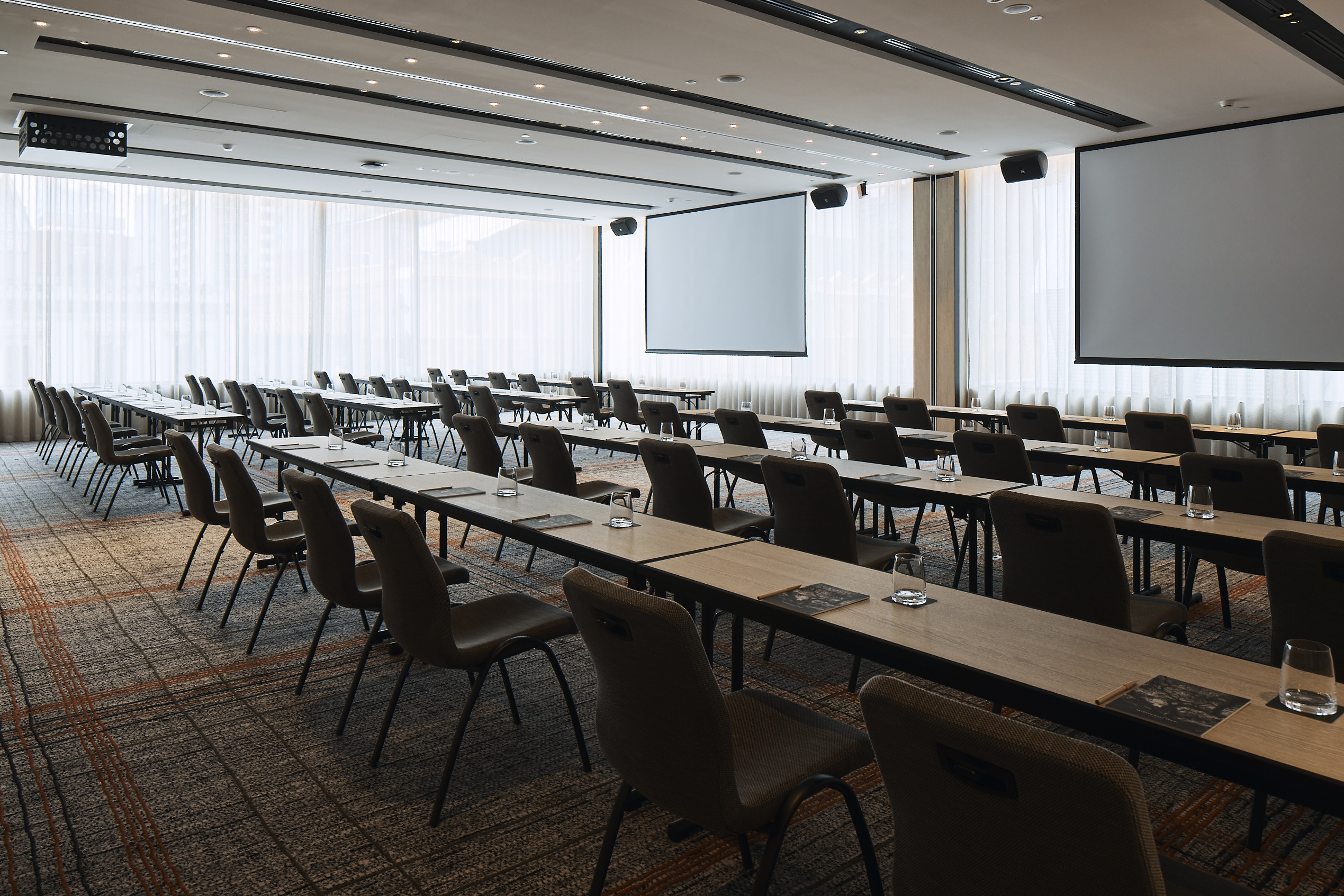 1-2-meeting-place-rydges-melbourne-event-venue-hire-tagvenue