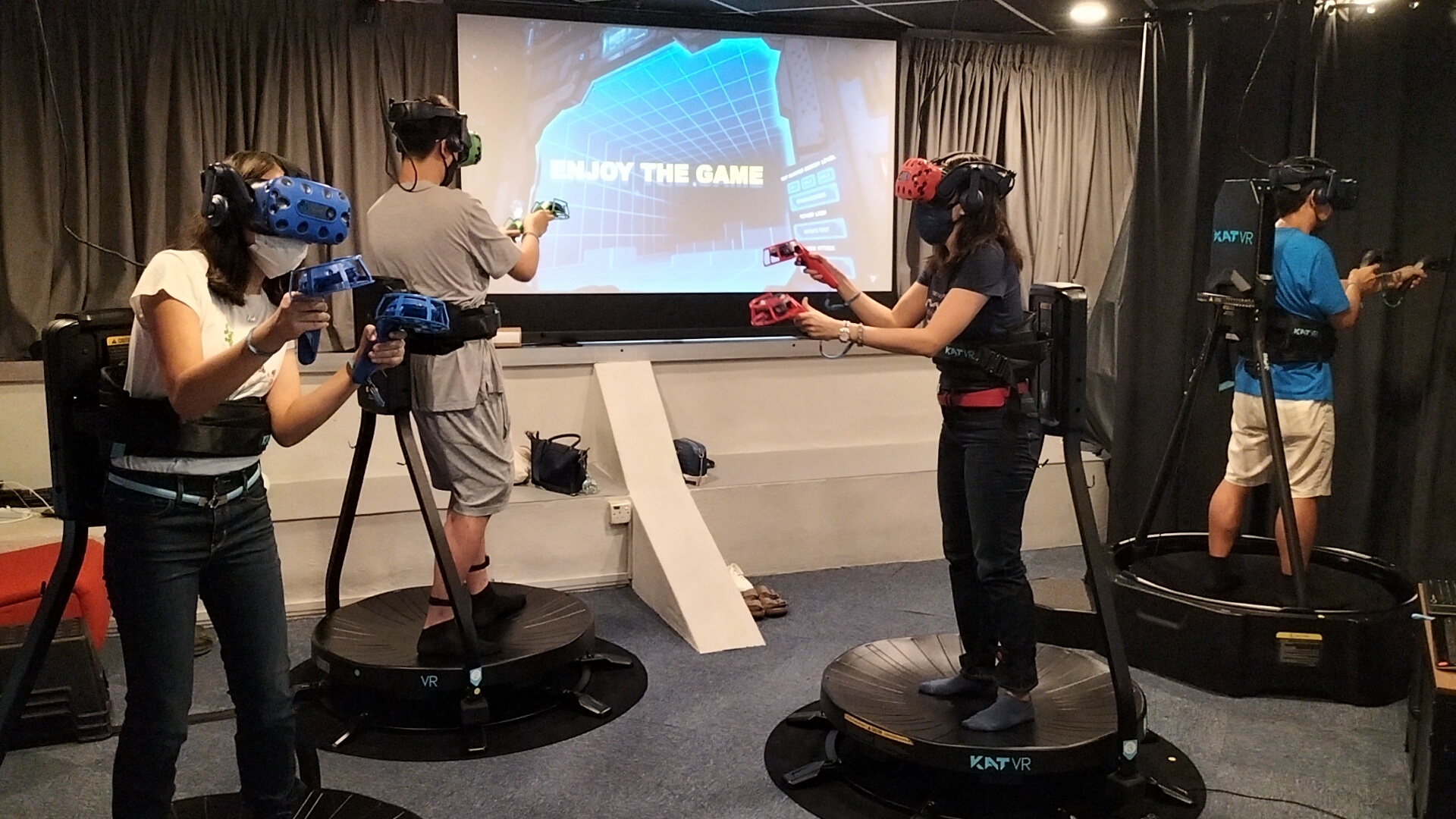 Virtual reality game sale room